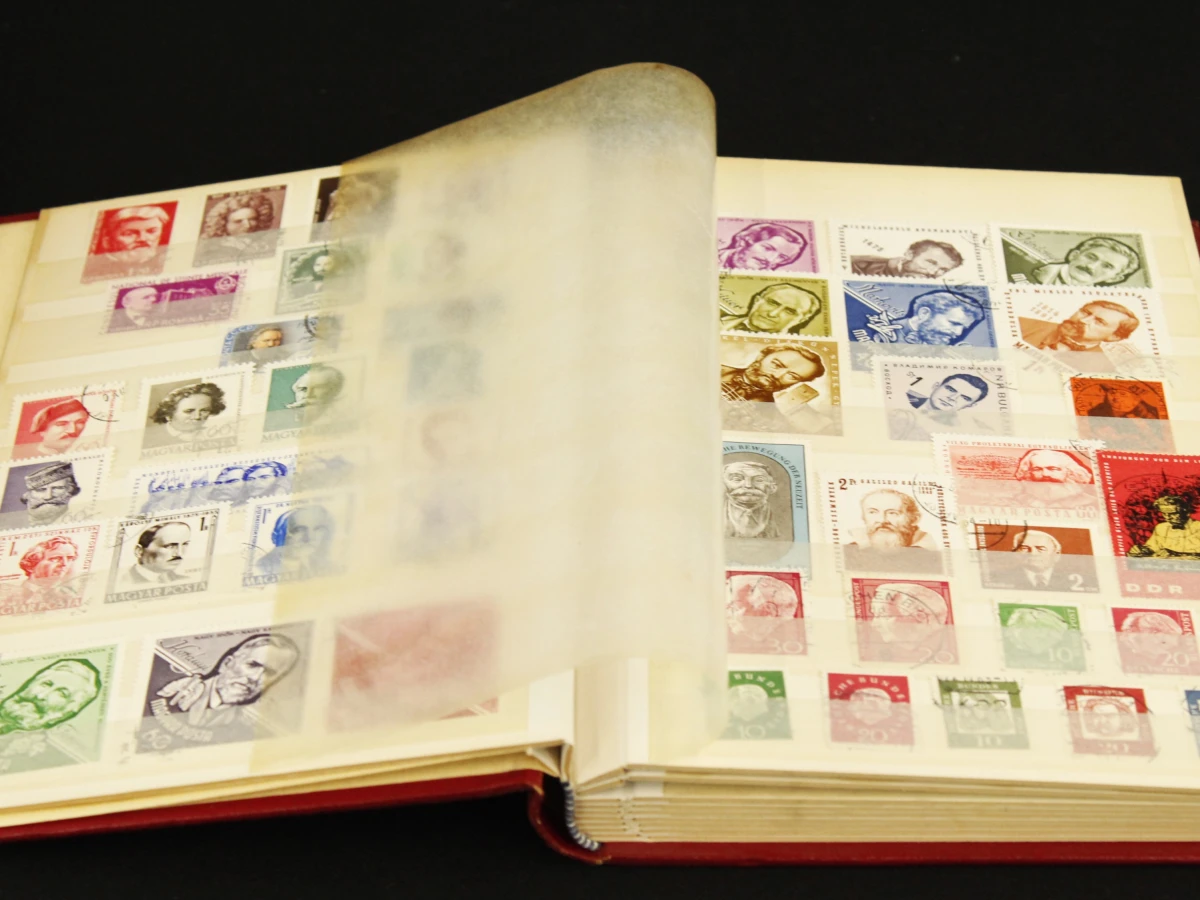 Verzameling internationale & nationale postzegels met albums en bewaardoos - foto 10