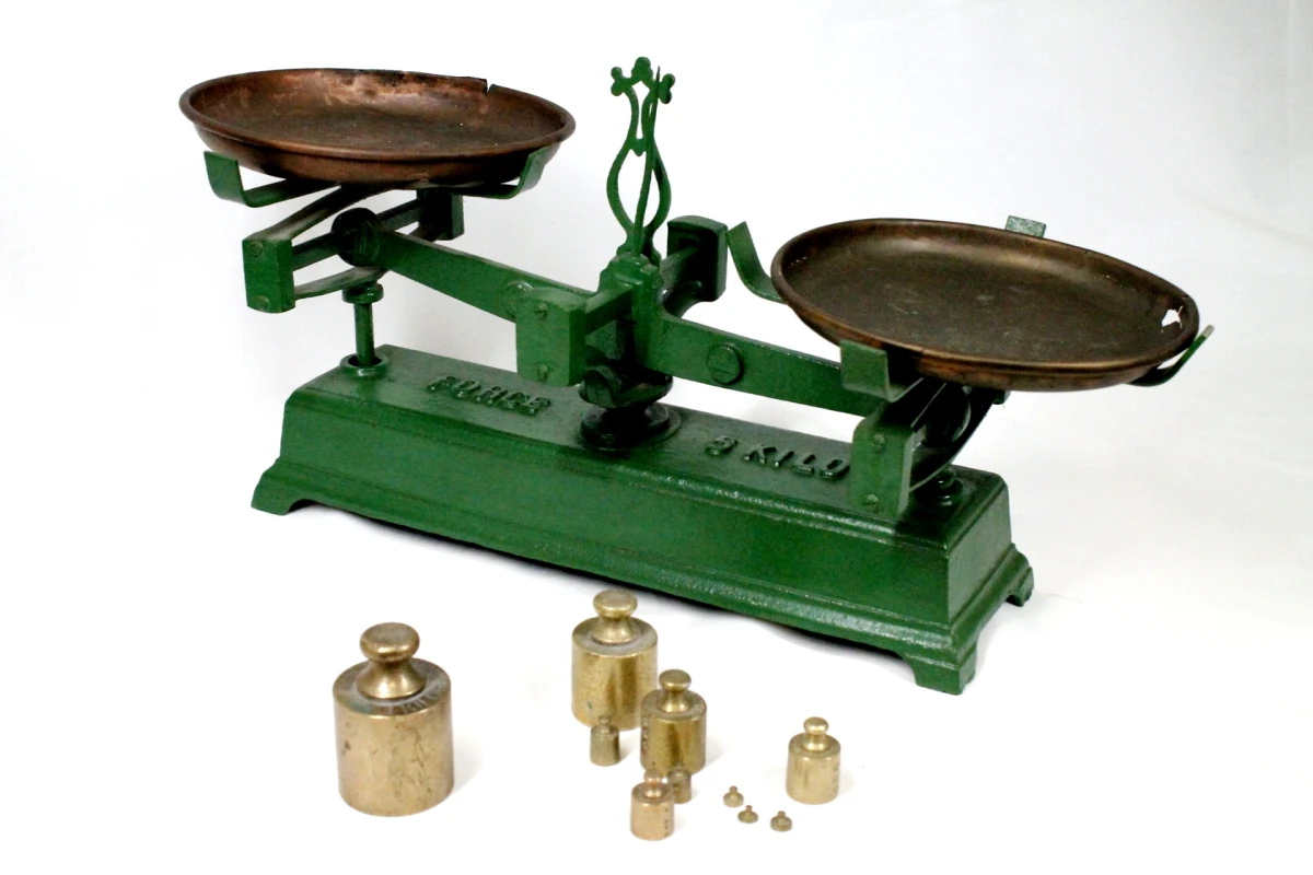 Antieke, Mechanische Balansweegschaal met Gewichtjes - foto 5