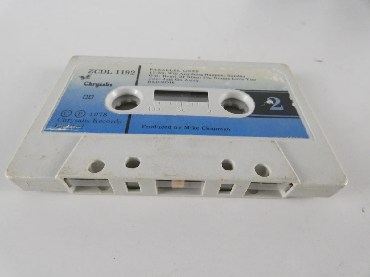 Twee iconische vintage muziekcassettes - David Bowie & Blondie - foto 7