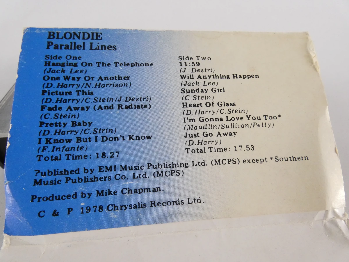 Twee iconische vintage muziekcassettes - David Bowie & Blondie - foto 8