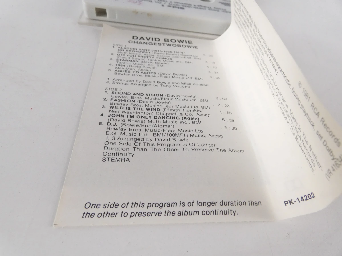 Twee iconische vintage muziekcassettes - David Bowie & Blondie - foto 13