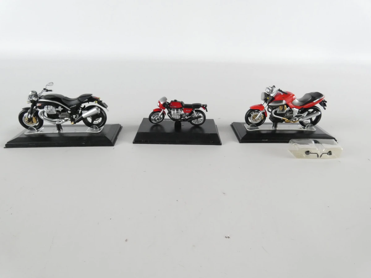 Verzameling 12x Miniatuurvoertuigen  in doosje, Diverse Merken (o.a. Polistil & Starline) - foto 3