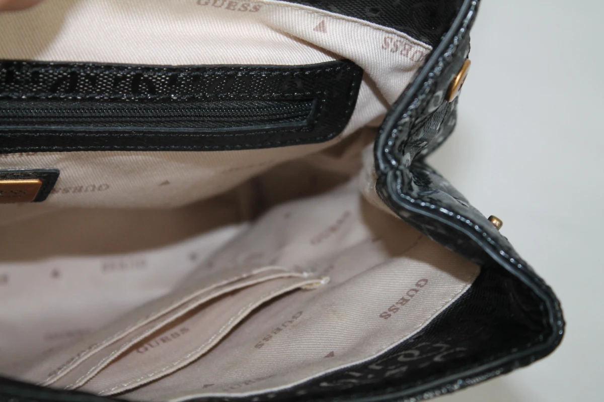 Stijlvolle zwarte Guess Gaia Backpack - foto 7