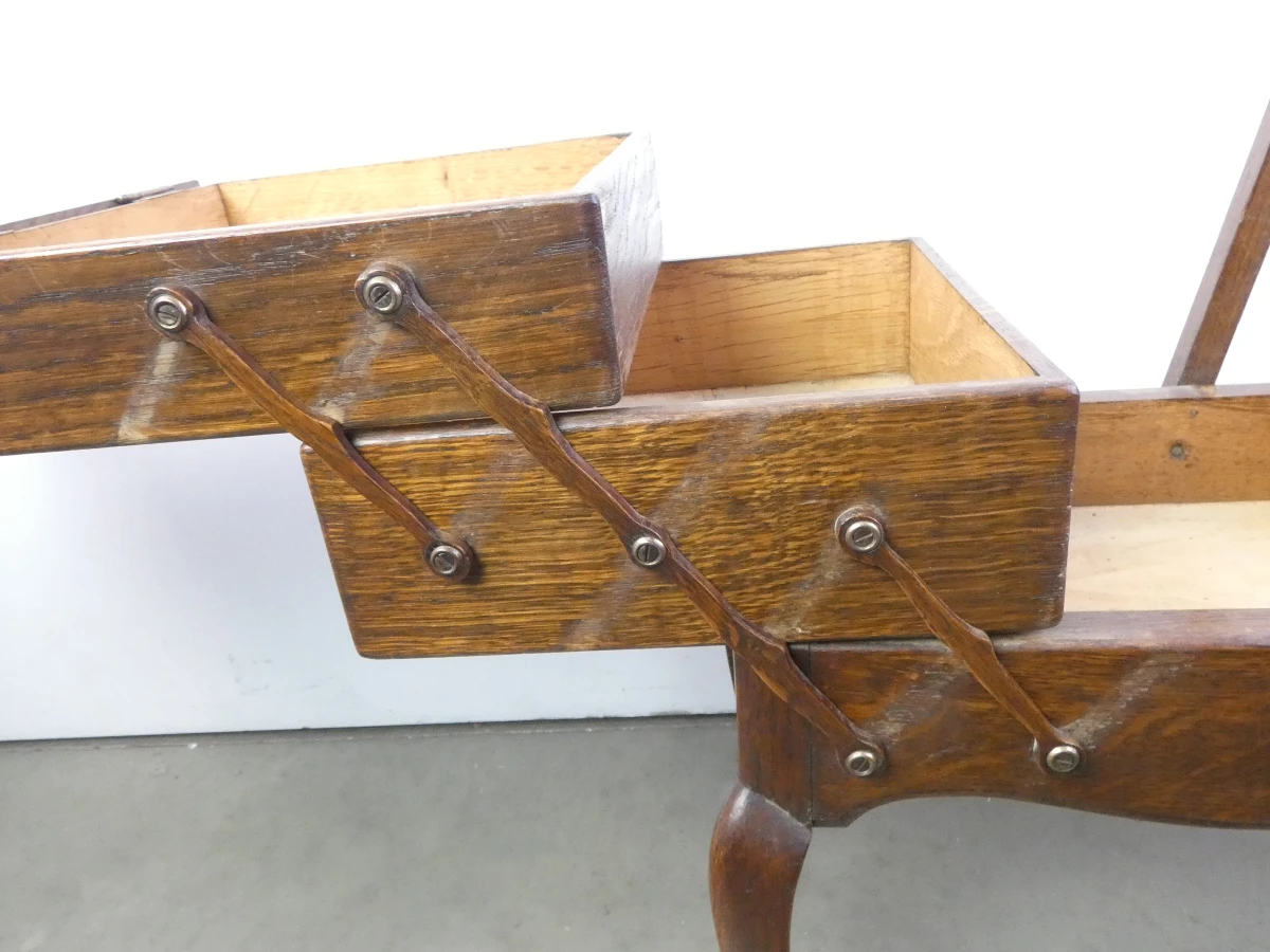 Houten vintage naaikist met uitschuifbare laden - foto 9