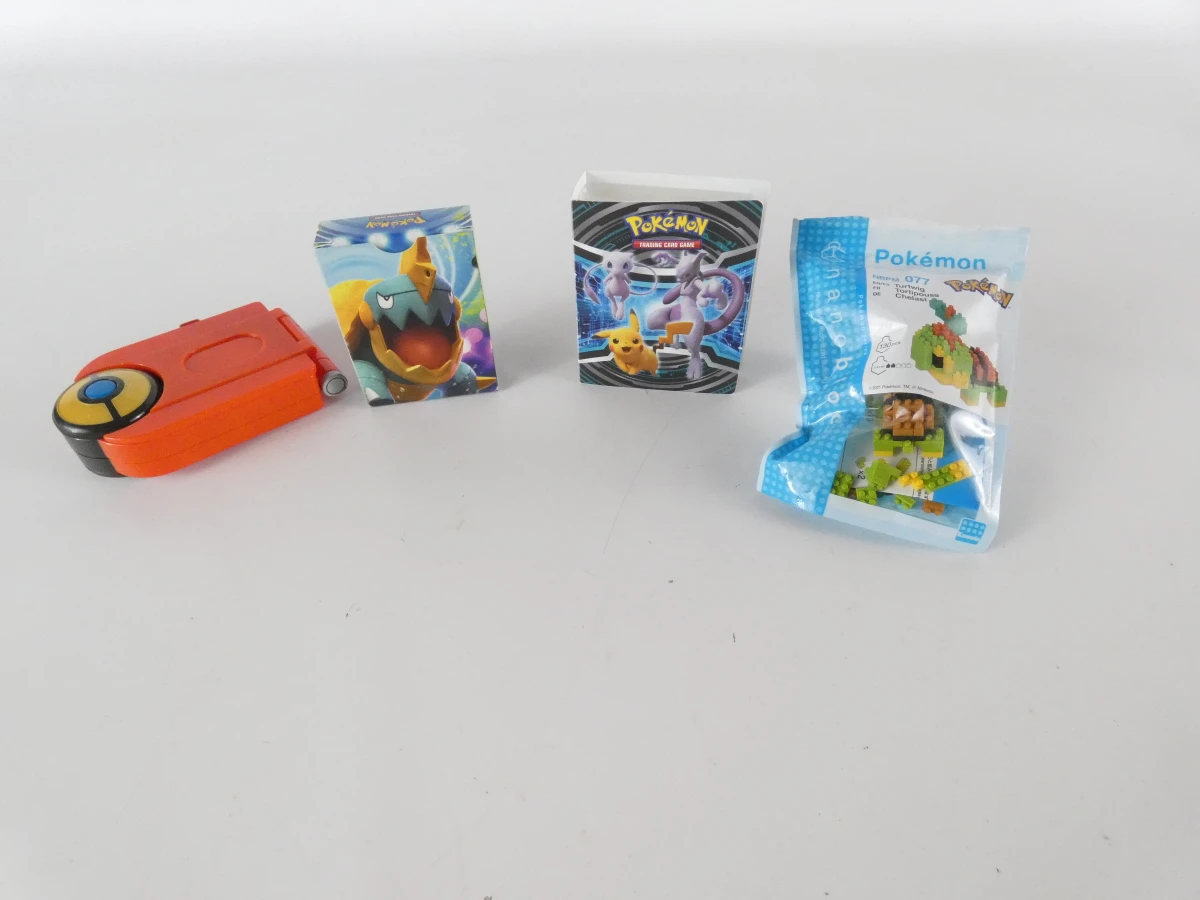 Gemengde Pokémon Collectie: speelgoed, kaartenset, tasjes, accessoires - foto 26