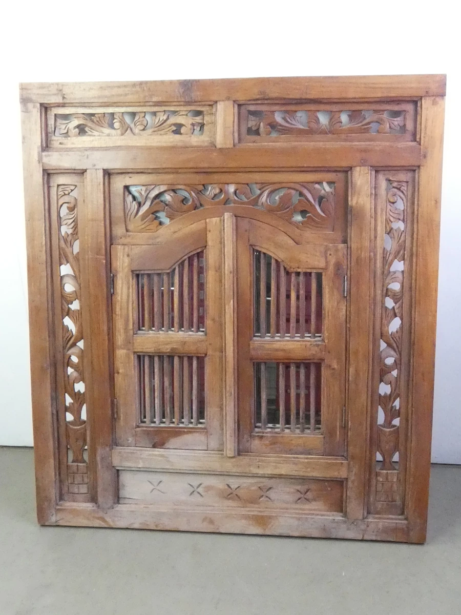 Houten spiegel met decoratief raamwerk - foto 2