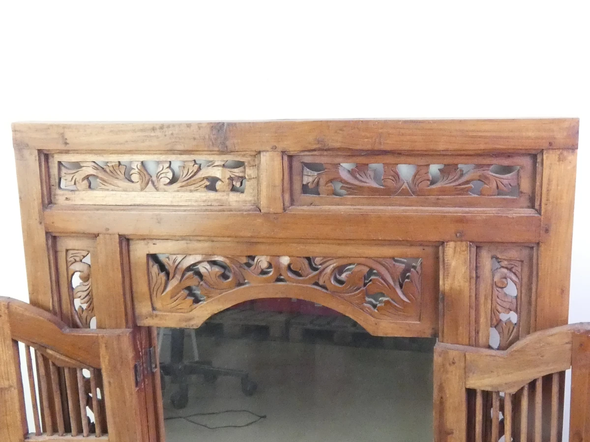 Houten spiegel met decoratief raamwerk - foto 3
