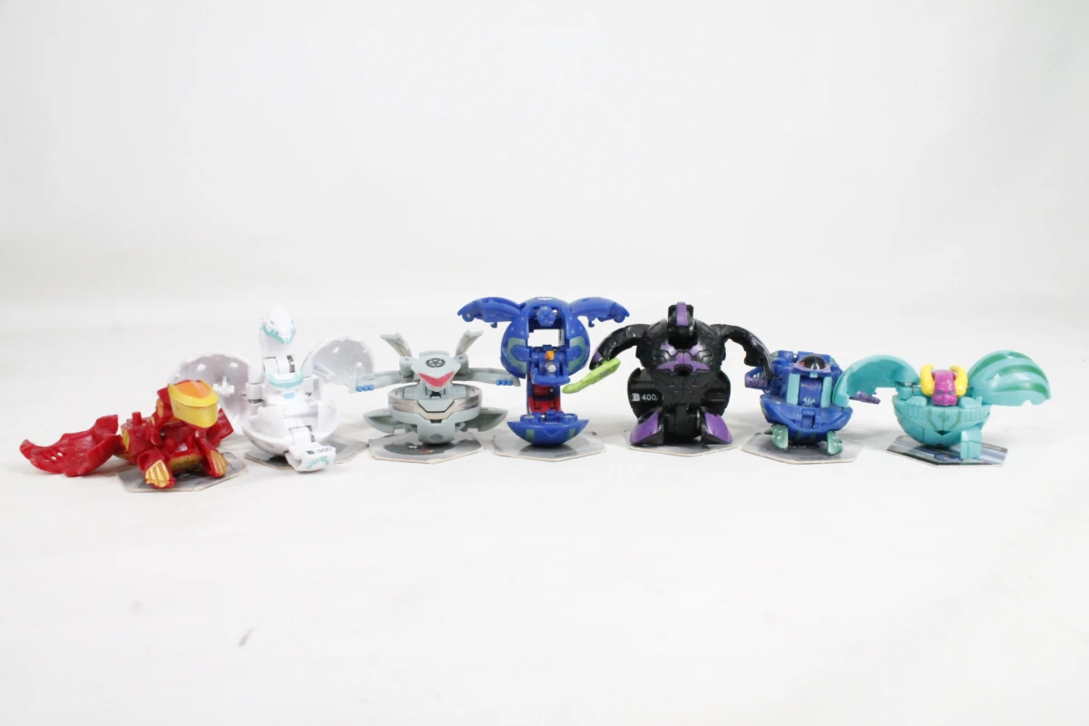 Diverse Bakugan speelfiguren en accessoires - foto 6