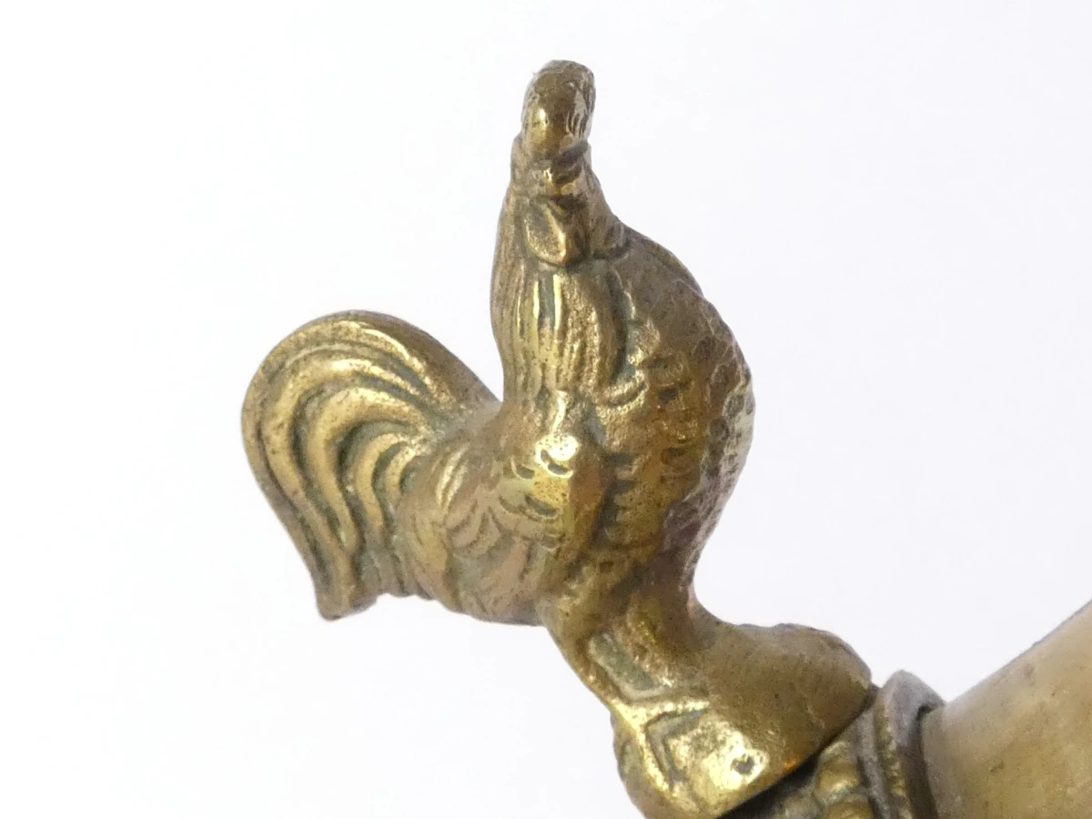 Set van 2 decoratieve drinkhoorns met messing voet en figuur - foto 5