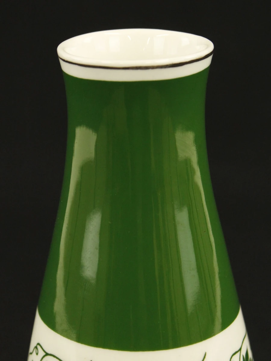 Oost-Duits DDR vaasje in groen en wit met fijn  druivelaar motief - foto 4