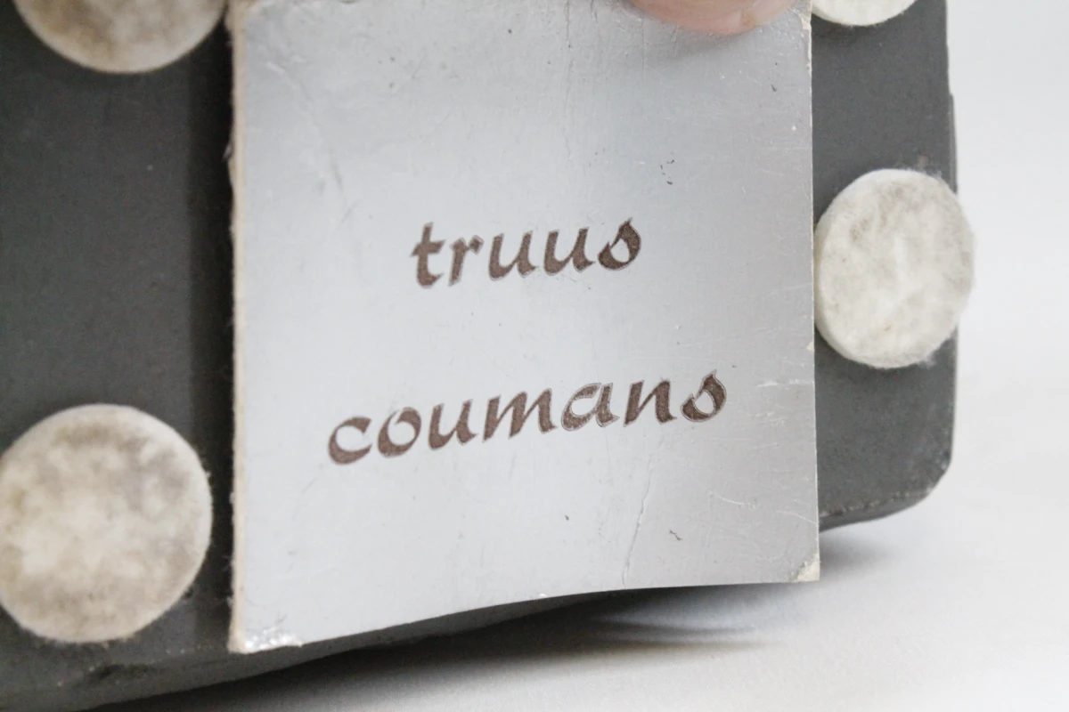 Bronzen beeldje: zittend ouder echtpaar - Truus Coumans - foto 3