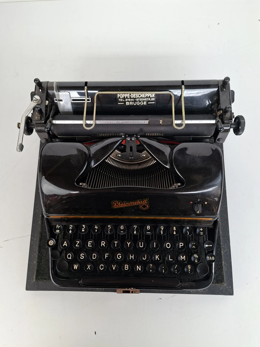 🏷️ Prachtige Vintage Rheinmetall Koffertypemachine – Glanzend Zwart – AZERTY - foto 3