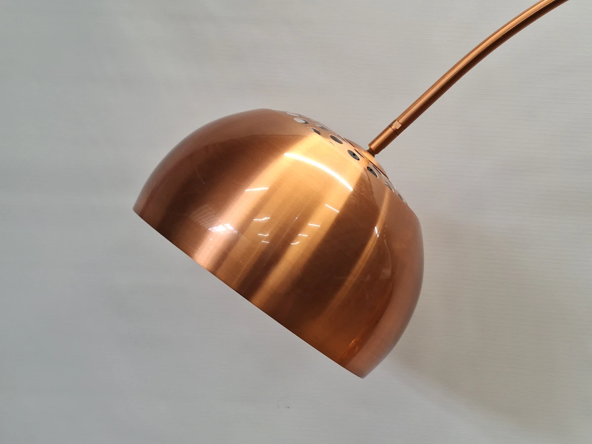 koperkleurige booglamp - moderne interpretatie van een sixties designklassieker - foto 11