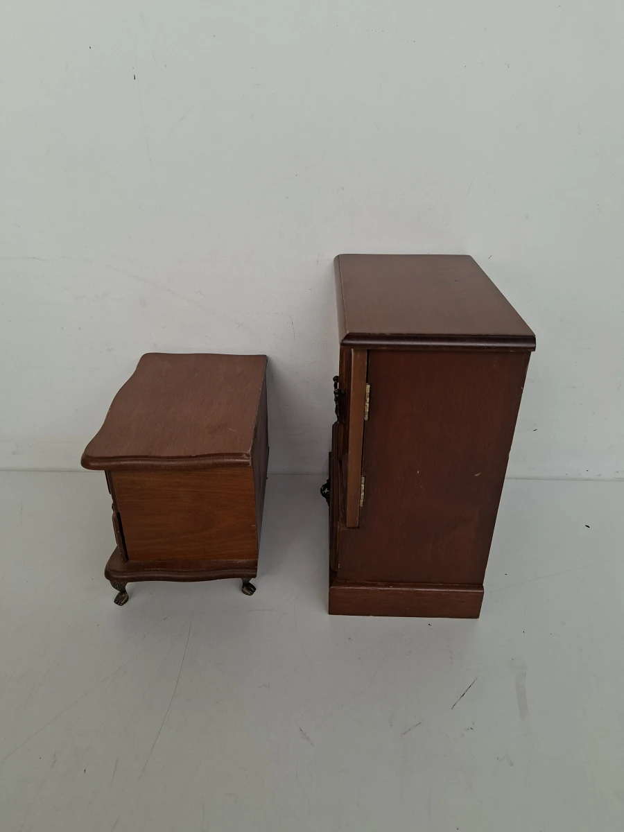 💎Set van 2 Vintage Houten Juwelendoosjes – Miniatuur Meubeltjes met Spiegel & Laden 🗄️ - foto 2