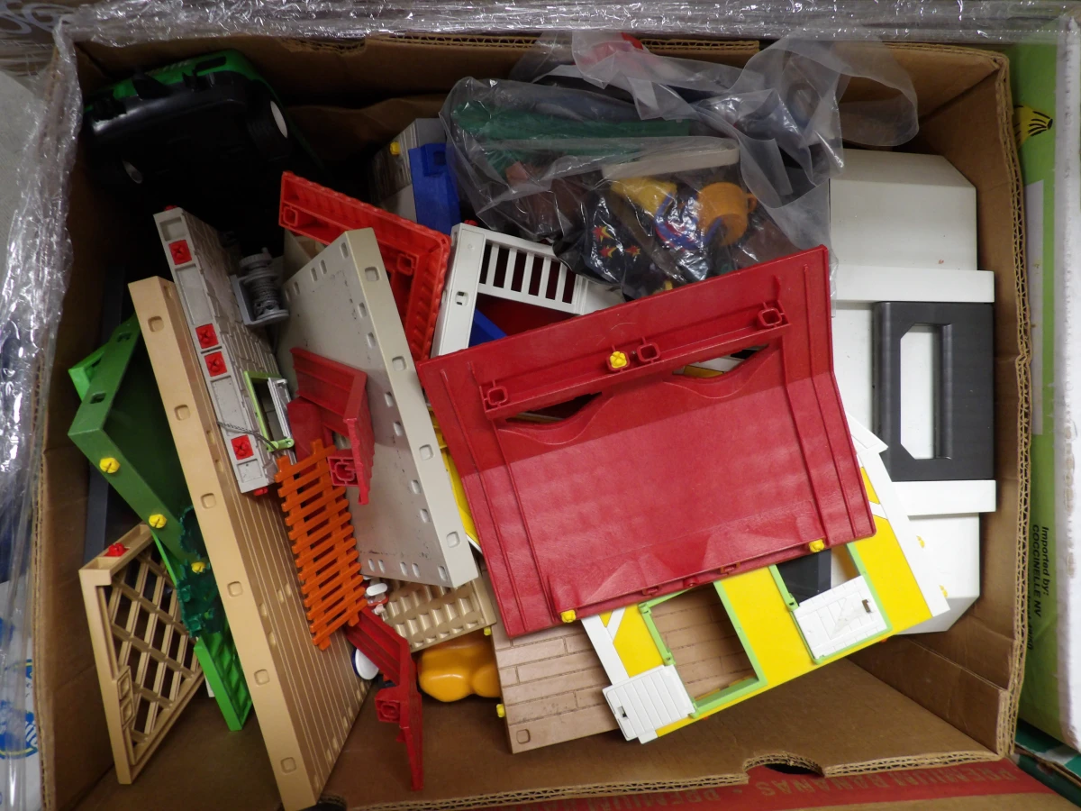 65 kg aan losse Playmobil onderdelen/figuurtjes - foto 5