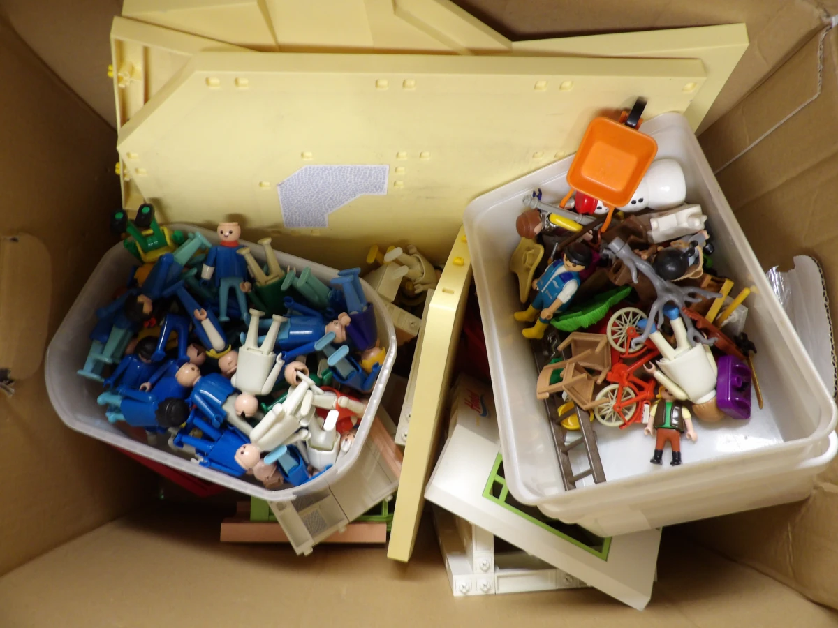 65 kg aan losse Playmobil onderdelen/figuurtjes - foto 4