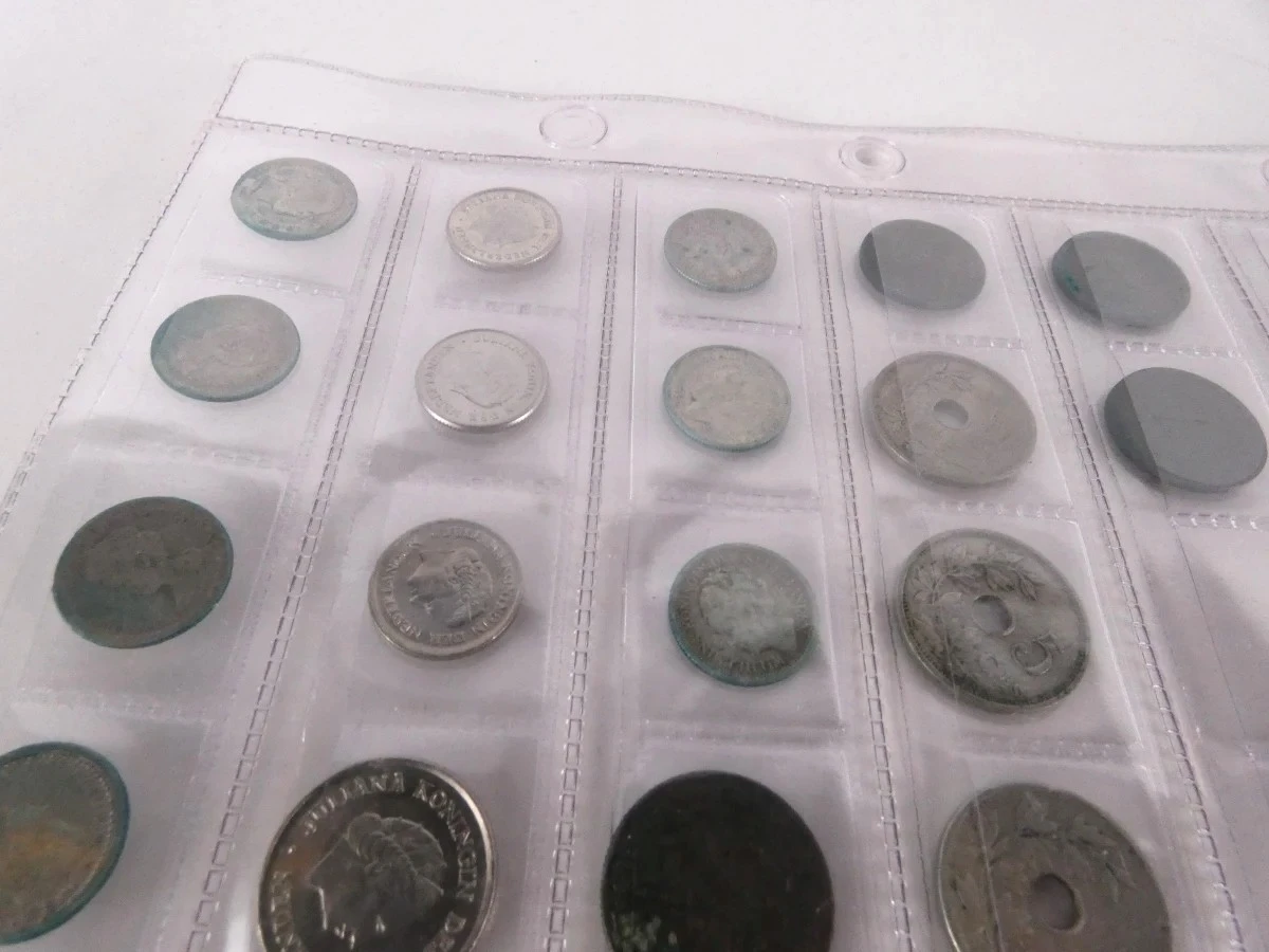 Numismatiek en filatelie: Verzameling postzegels en munten - foto 20