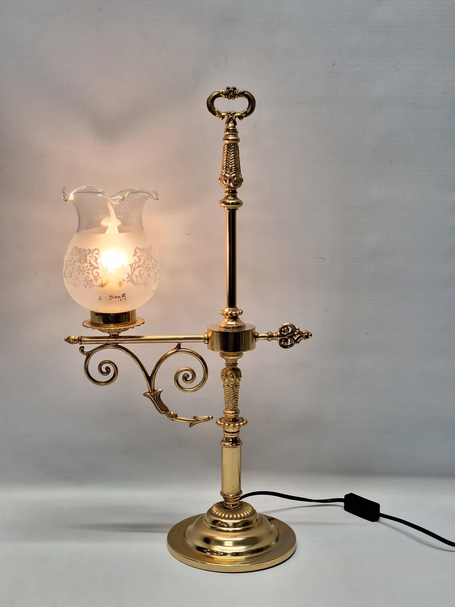Vintage Massive tafellamp - Messing studentenlamp met gedecoreerde glazen kap, jaren ’70/’80 - foto 3