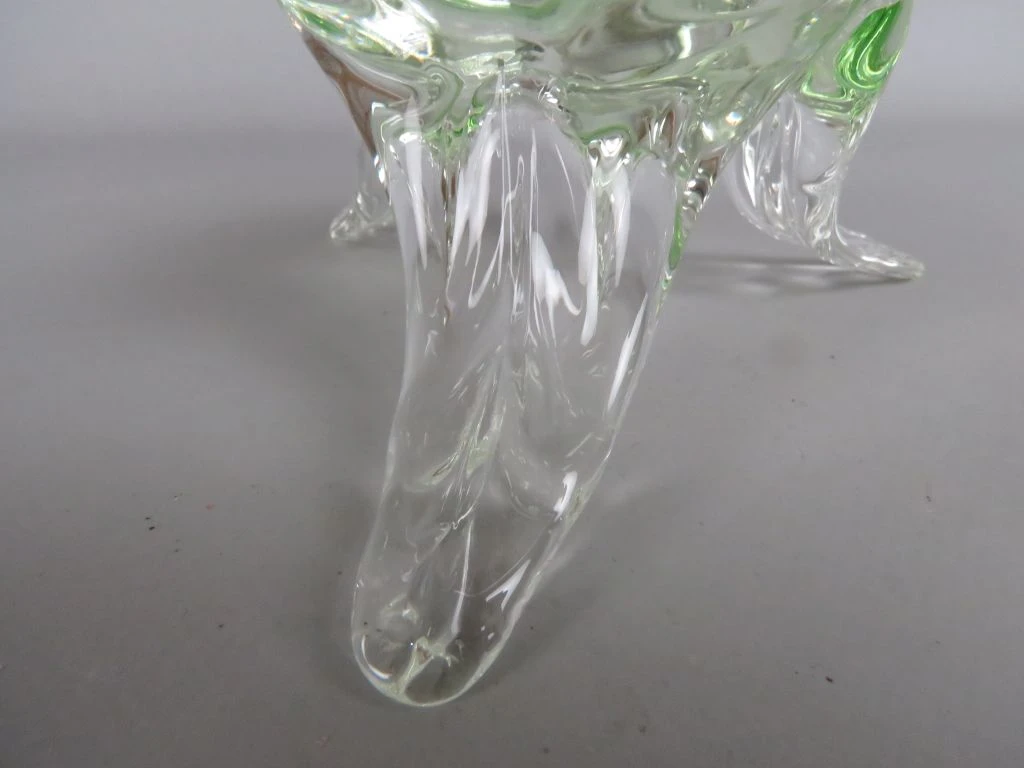 Glazen schaal met groene accenten en driepoot - foto 3