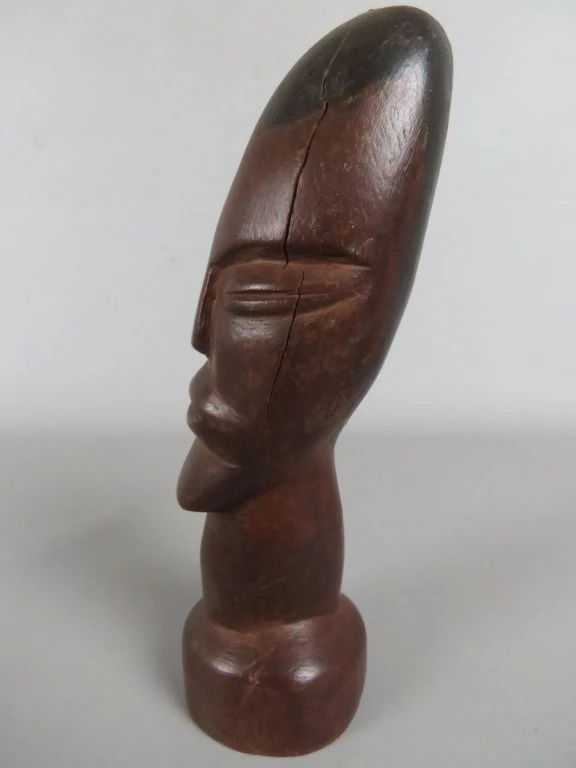 Houten Afrikaanse beeldhouwwerk met barst - foto 2