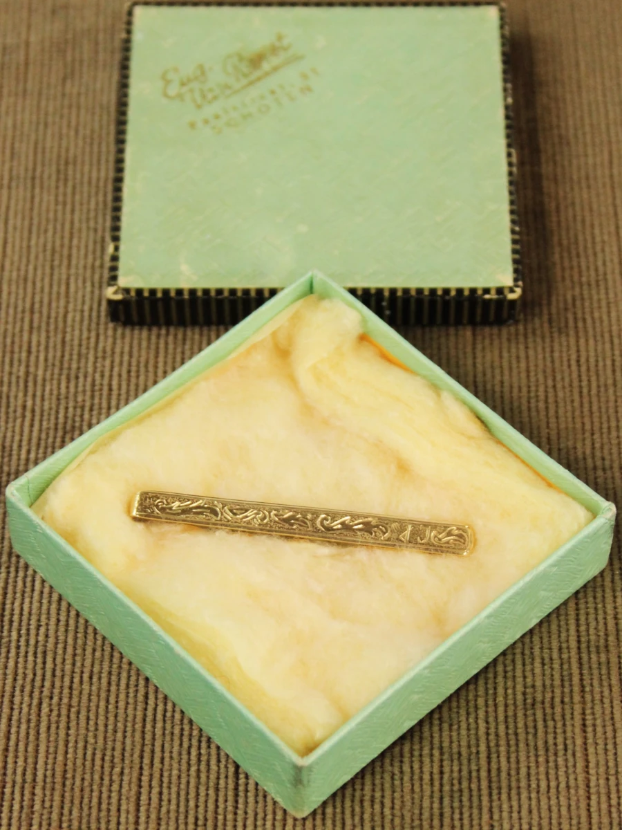 14 karaats gouden dasspeld met gravure - foto 2