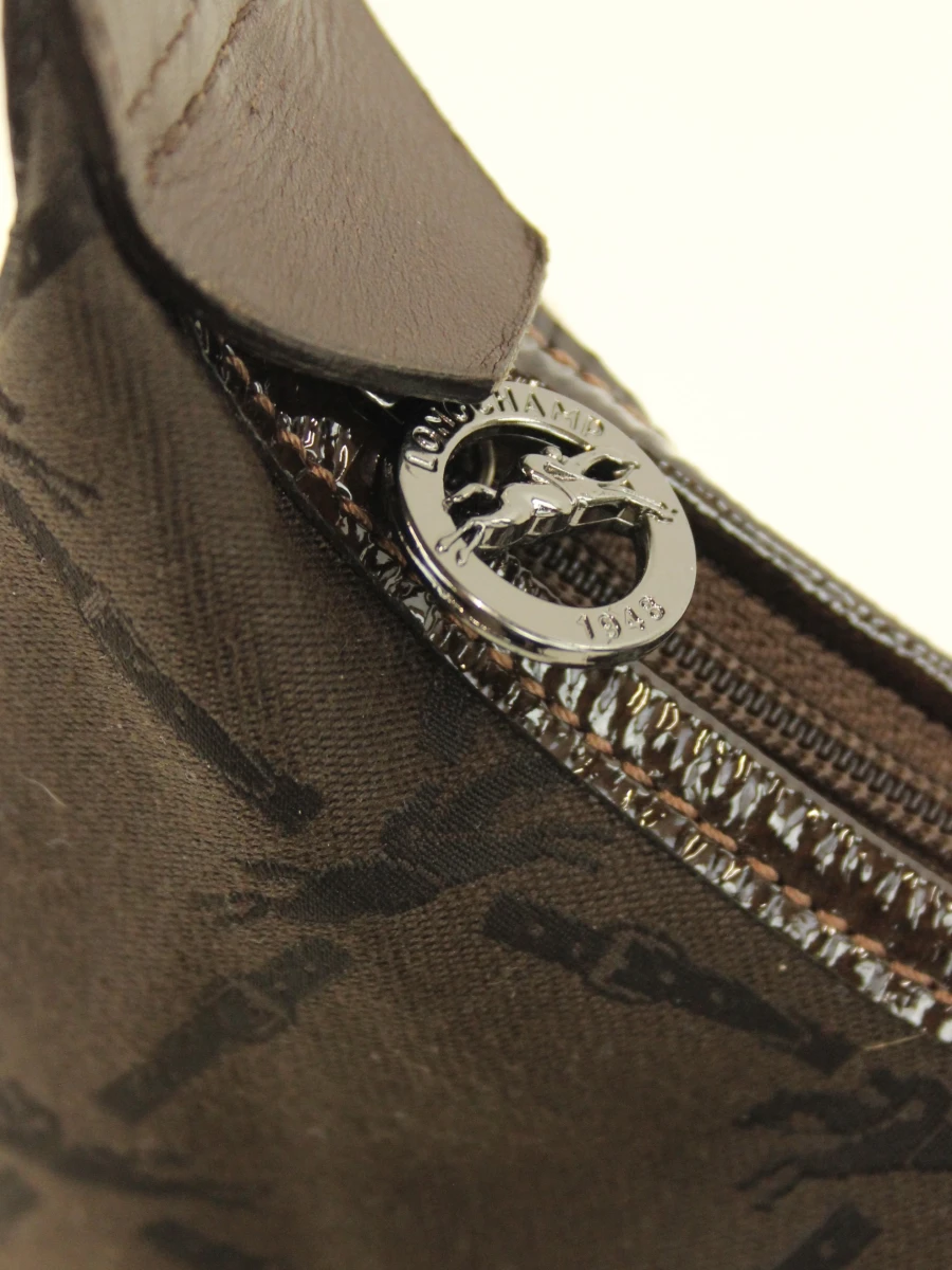 Longchamp - bruine monogram schoudertas in textiel en lakleder - foto 3