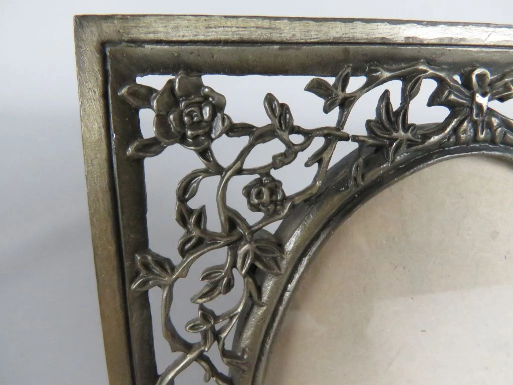 Decoratieve metalen fotolijst met bloemenmotief - foto 2