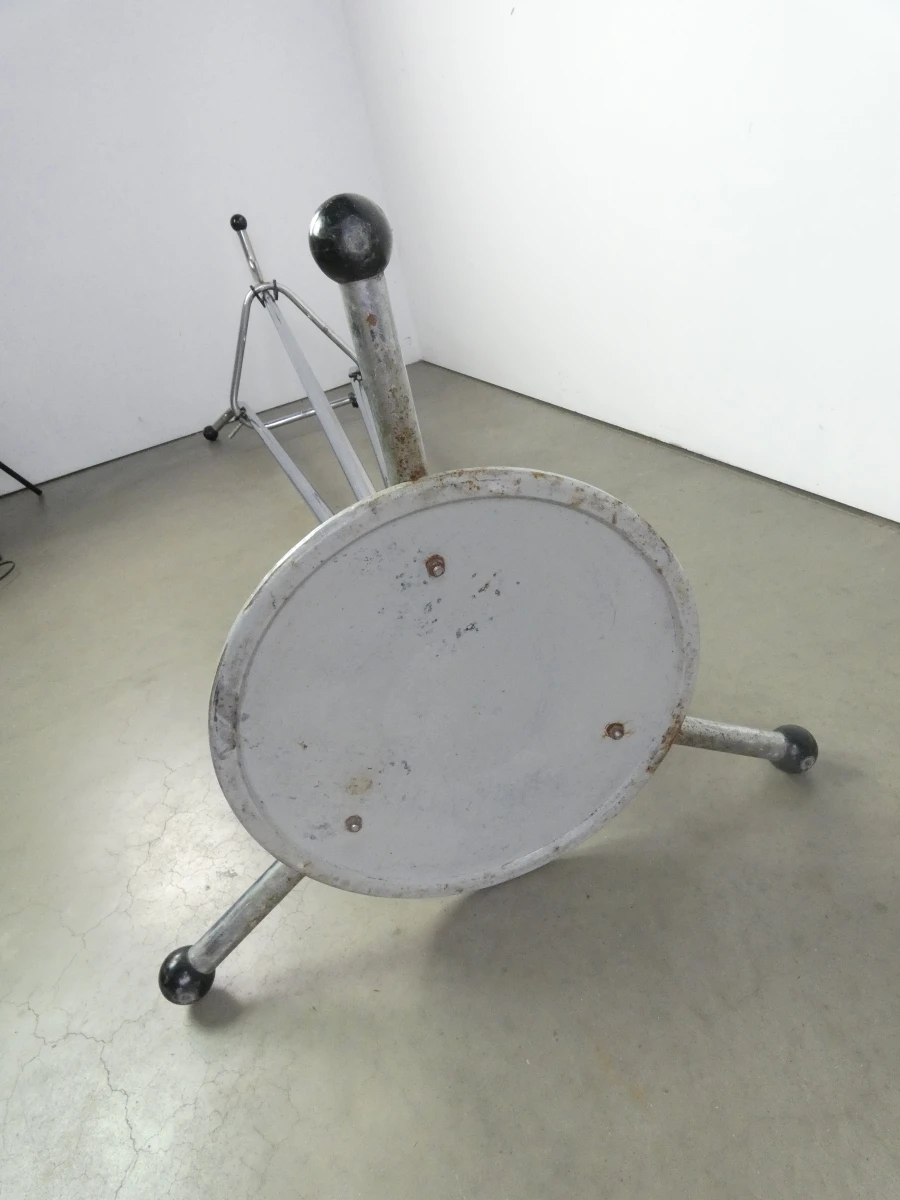 Metalen kapstok met ronde voet - foto 11