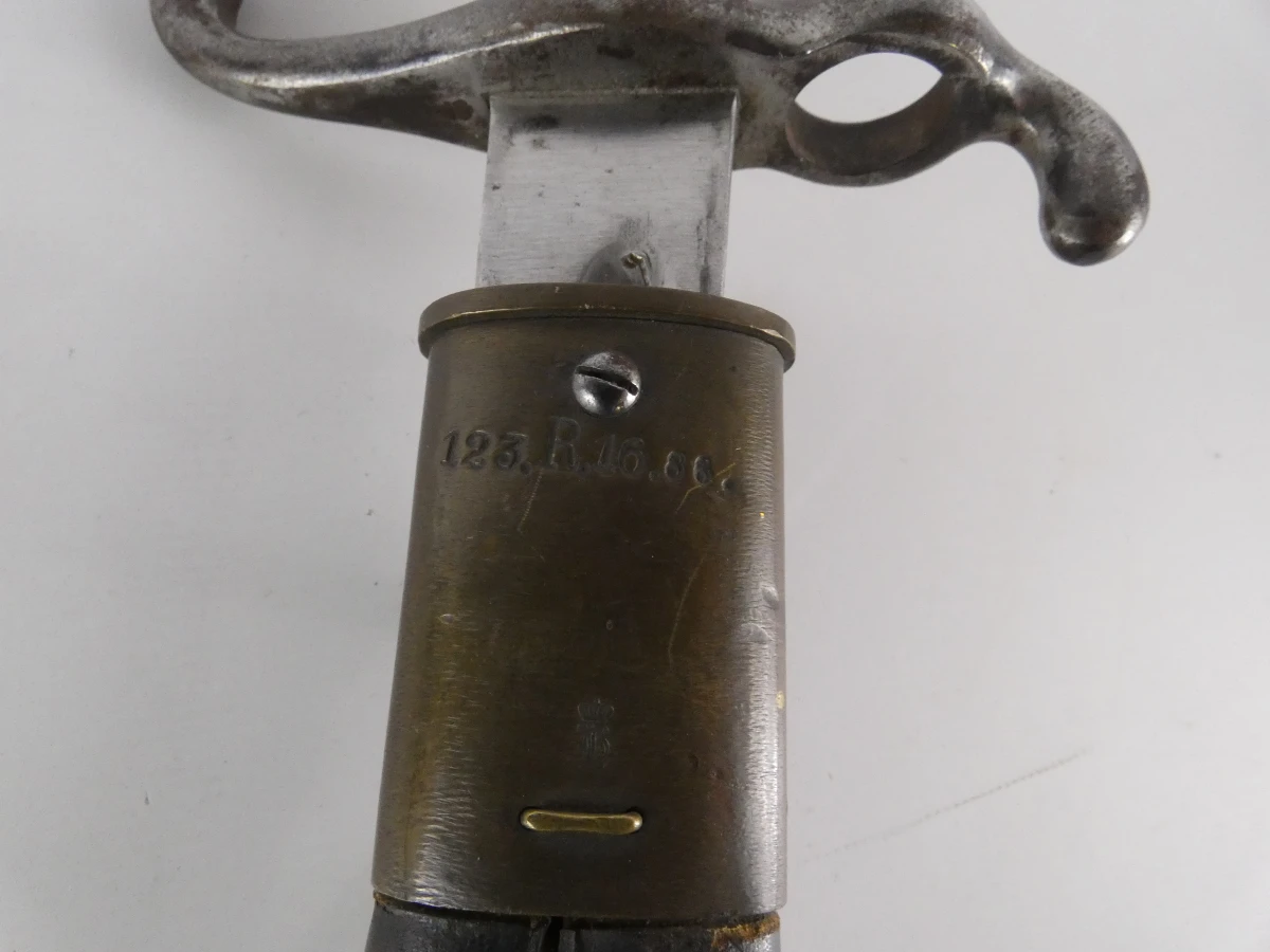 Oude militaire bajonet met schede - foto 10