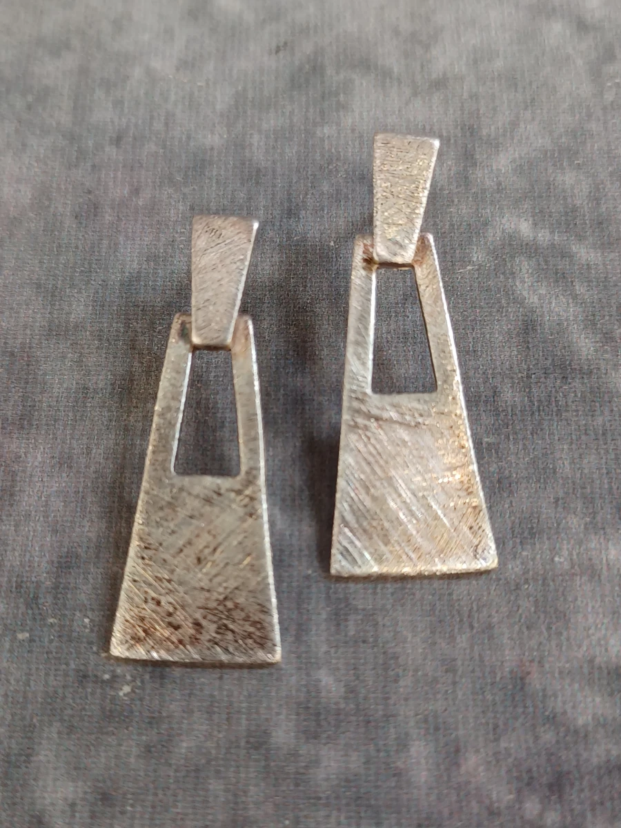 Geometrische zilveren oorhangers (925 zilver) – Geborsteld design - foto 2