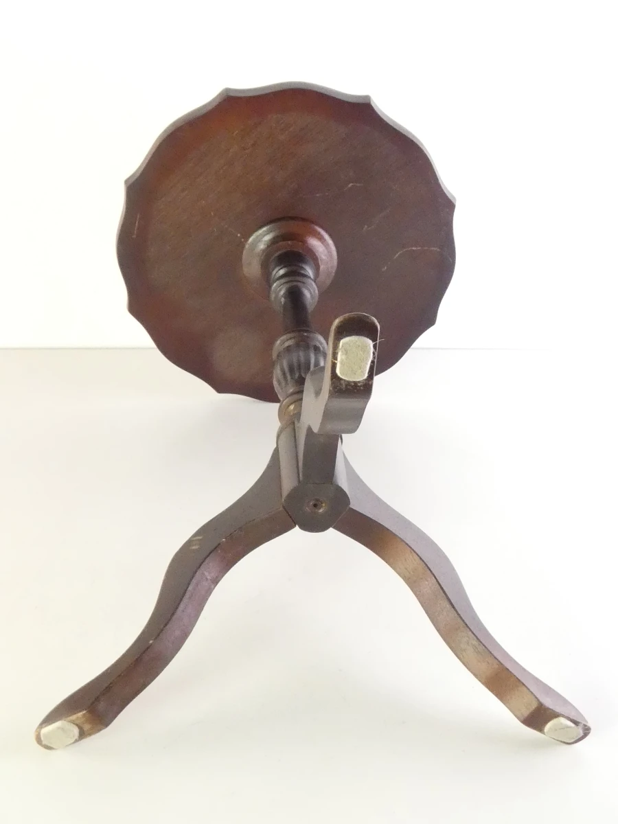 Vintage houten bijzettafeltje met leren blad - foto 7