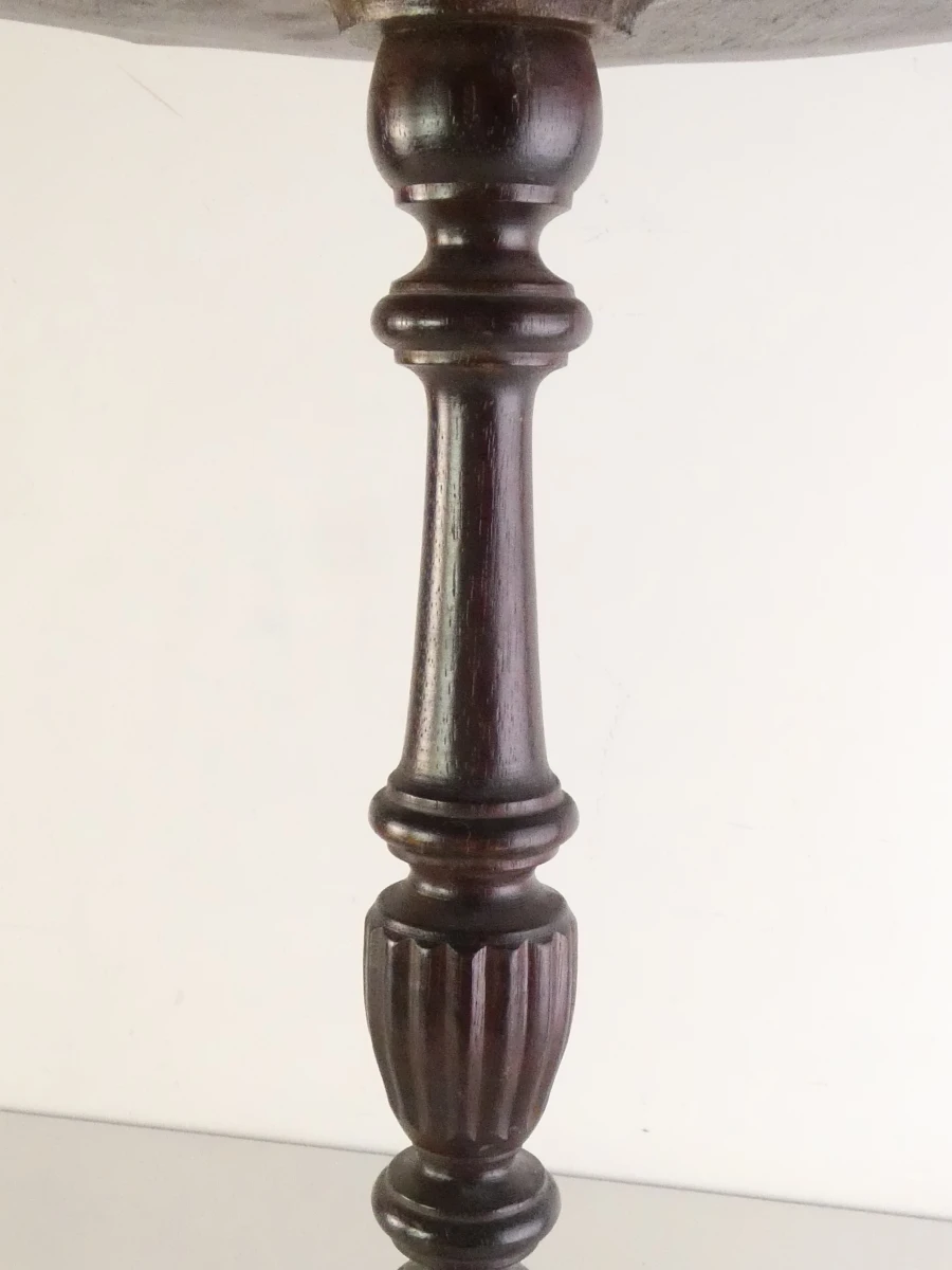 Vintage houten bijzettafeltje met leren blad - foto 11