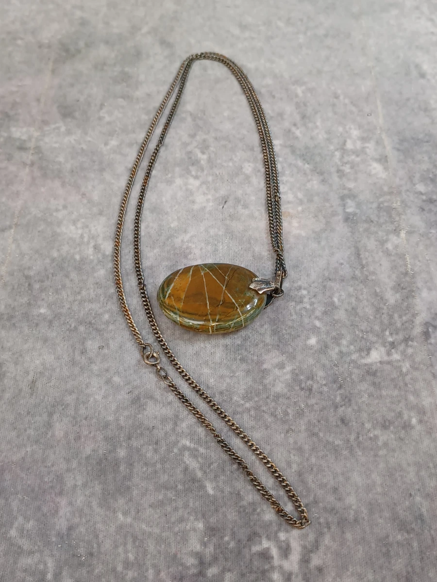Zilveren ketting met natuurstenen hanger en een Brecciated Jaspis broche - foto 3