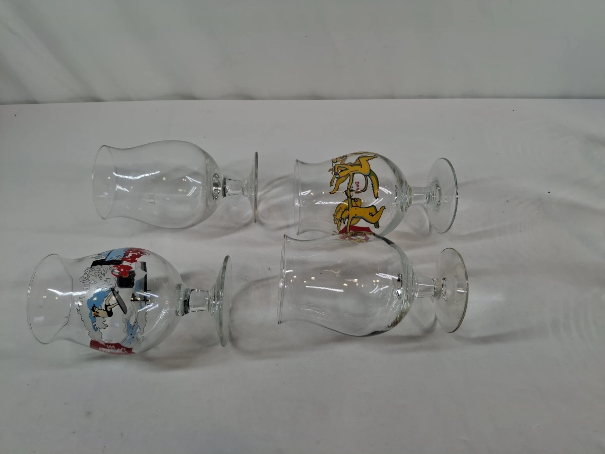 Set van 9 Duvel bierglazen met diverse opdrukken - foto 4