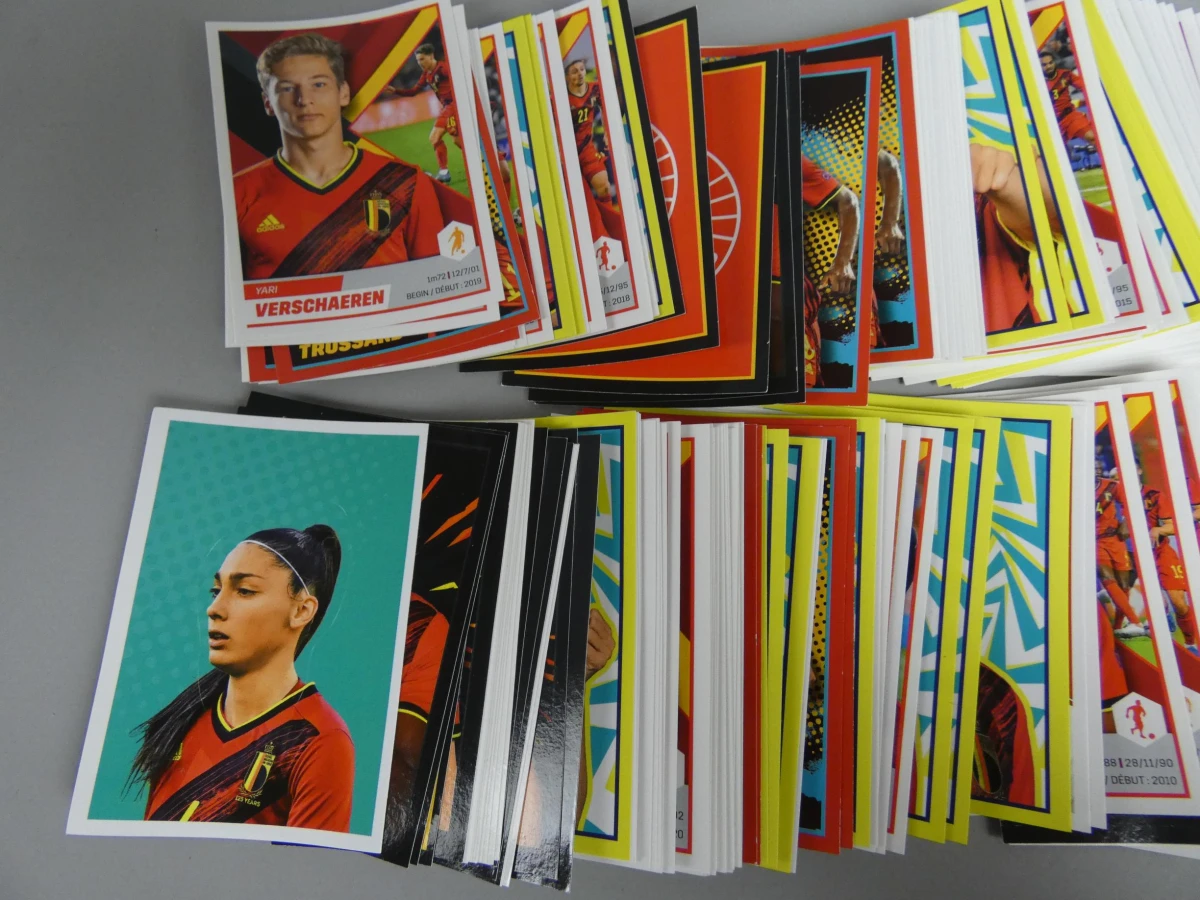 225 voetbal stickers - foto 2