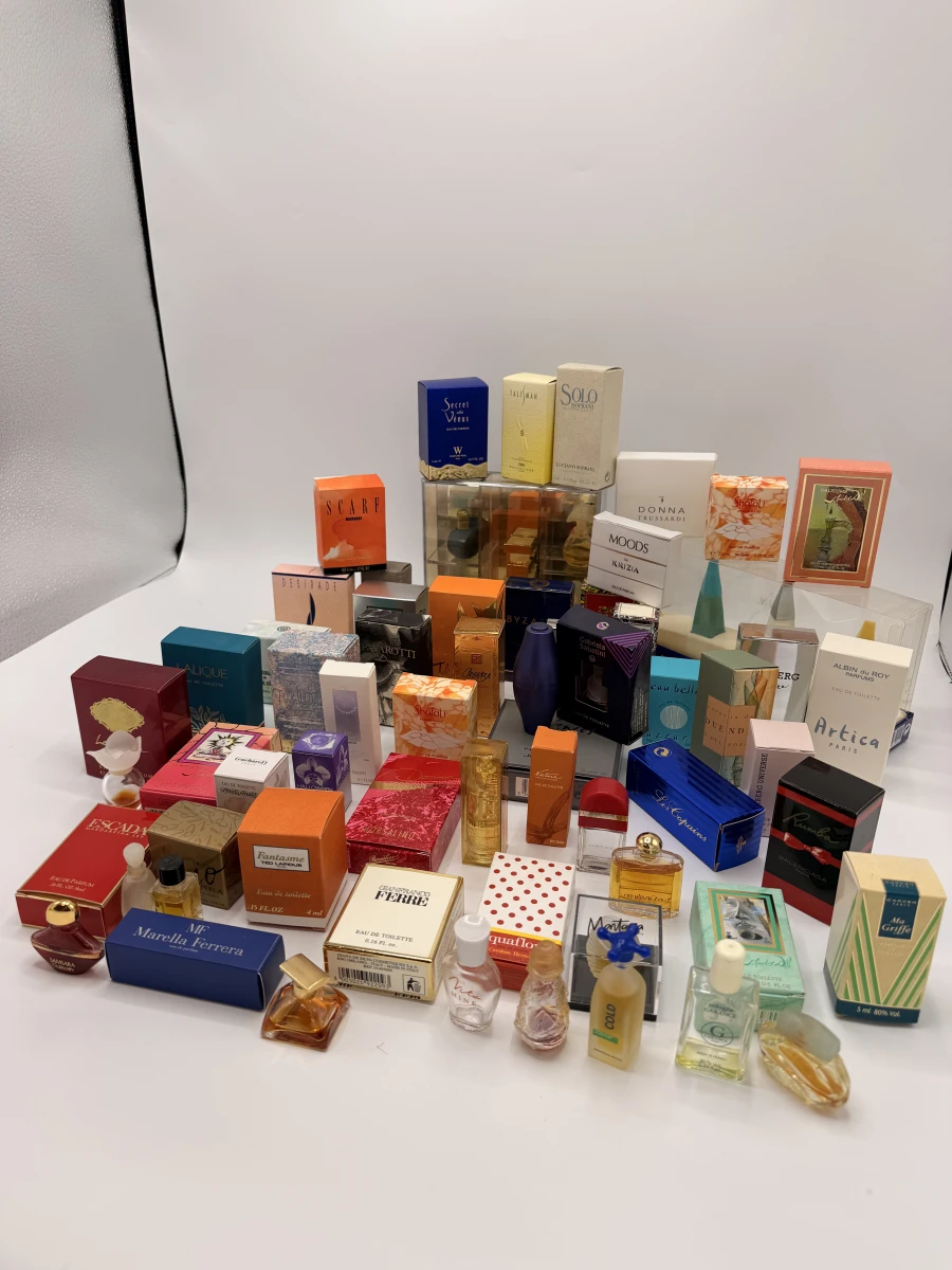 Verzameling miniatuur parfumflesjes - foto 1