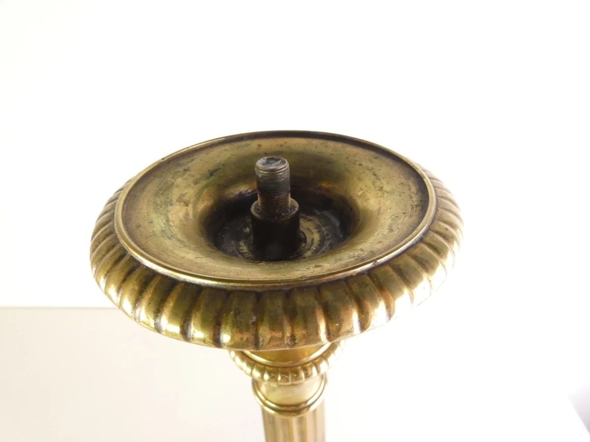 Set van 2 vintage messing kandelaars met religieuze motieven - foto 9