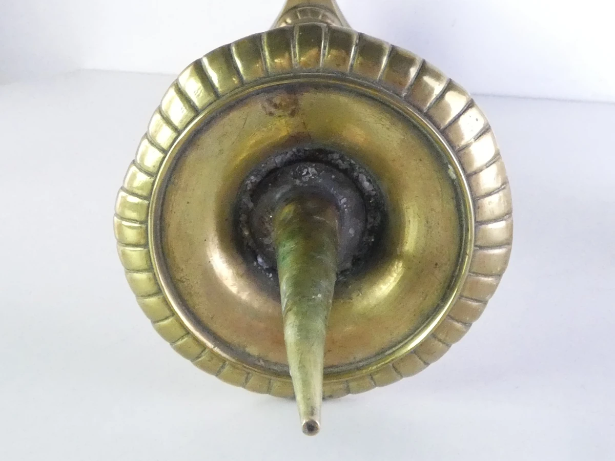 Set van 2 vintage messing kandelaars met religieuze motieven - foto 10