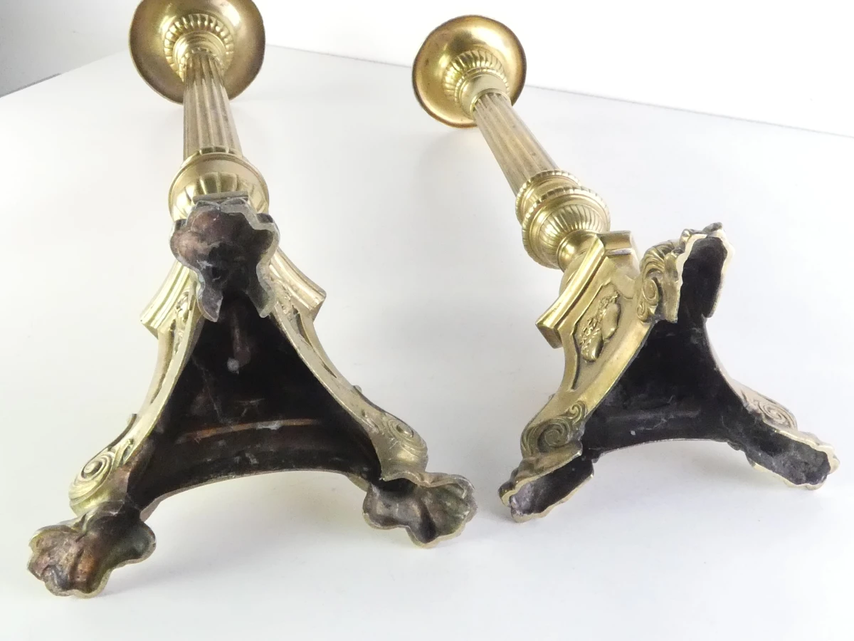 Set van 2 vintage messing kandelaars met religieuze motieven - foto 12