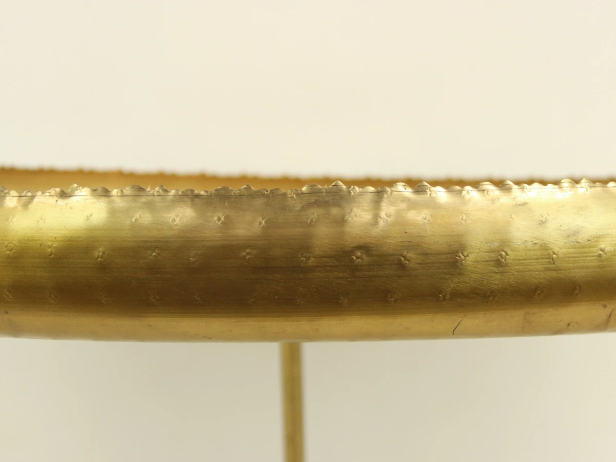 Ronde goudkleurige salontafel – gehamerd metaal – Ø 83 cm - foto 3