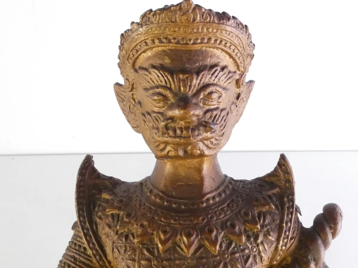 Twee traditionele Thaise beelden - Boeddha en Yaksha - foto 6