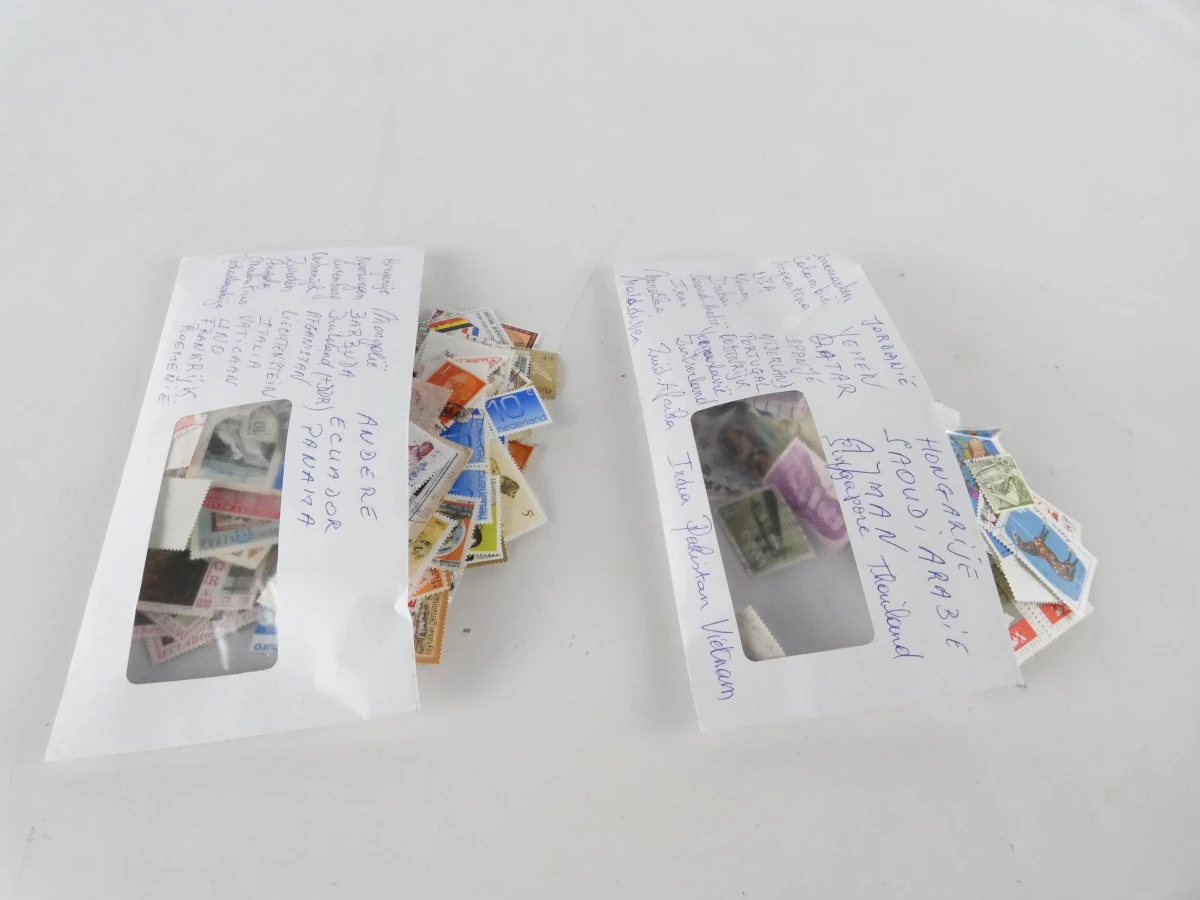 De grootste postzegelverzameling tot nu toe, albums en enveloppen - foto 6