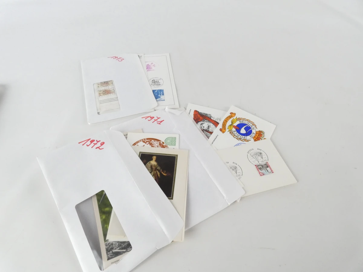 De grootste postzegelverzameling tot nu toe, albums en enveloppen - foto 9