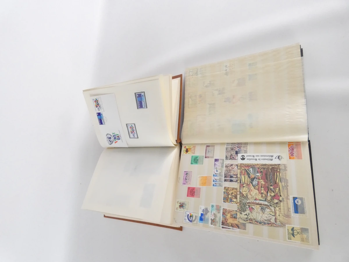 De grootste postzegelverzameling tot nu toe, albums en enveloppen - foto 12
