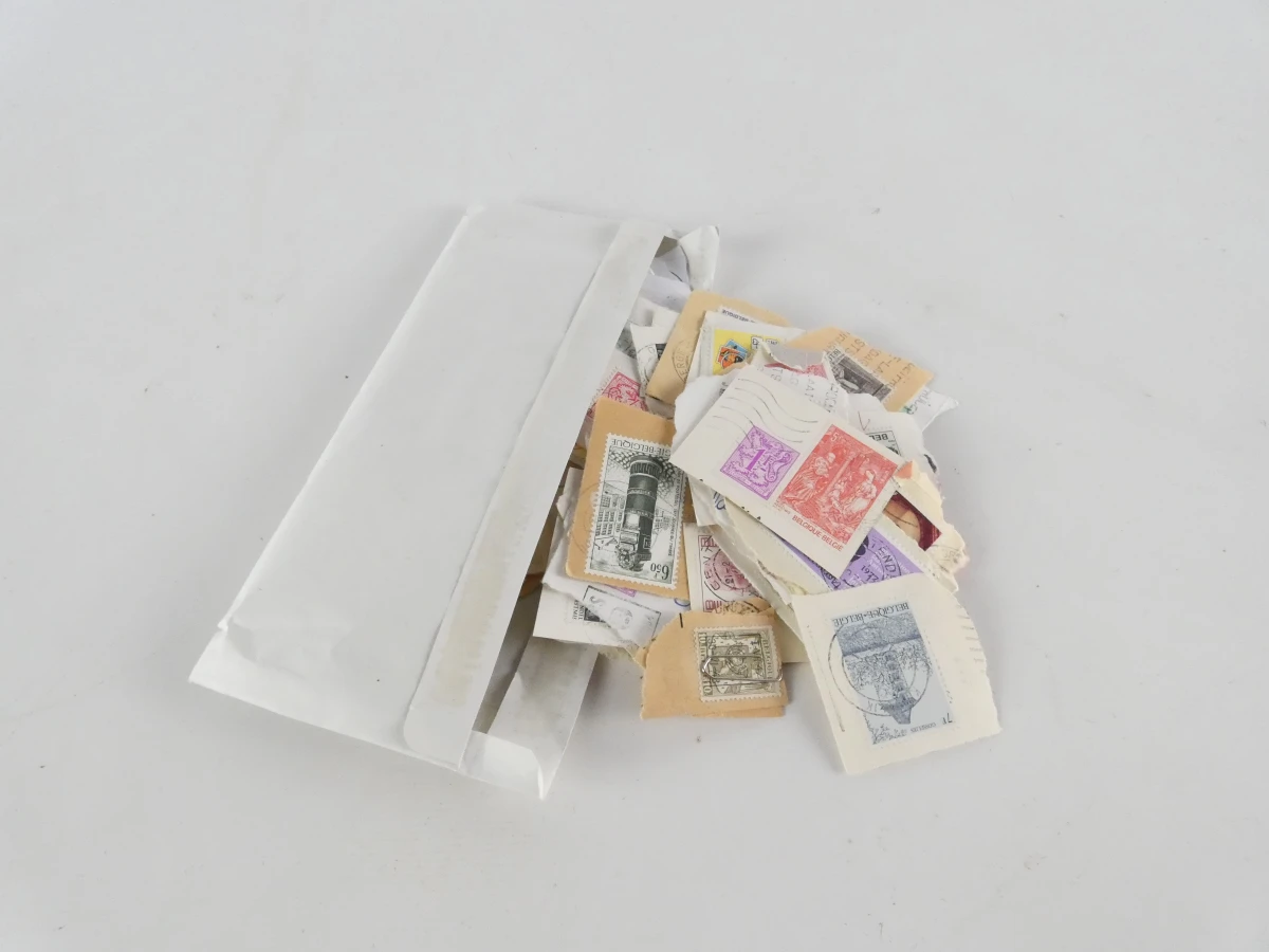 De grootste postzegelverzameling tot nu toe, albums en enveloppen - foto 24