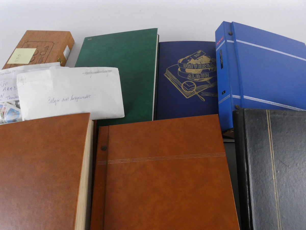 De grootste postzegelverzameling tot nu toe, albums en enveloppen - foto 17