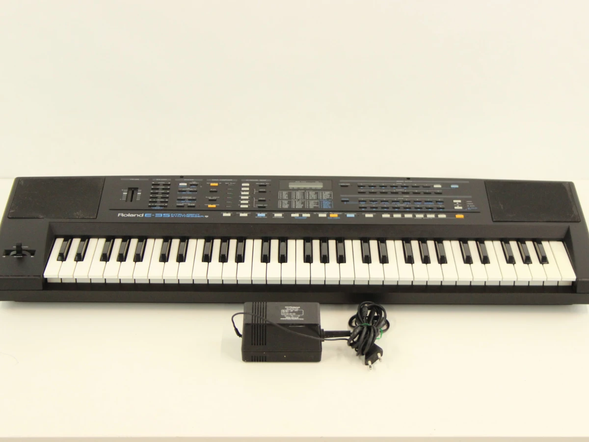 Roland E-35 Intelligent Synthesizer Keyboard met voeding - foto 2