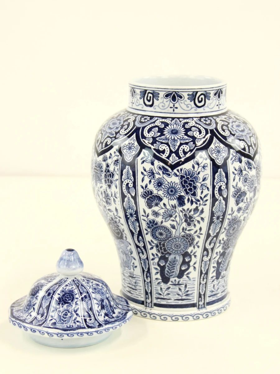 Delft blauw-witte dekselvaas met bloemendecor - foto 3