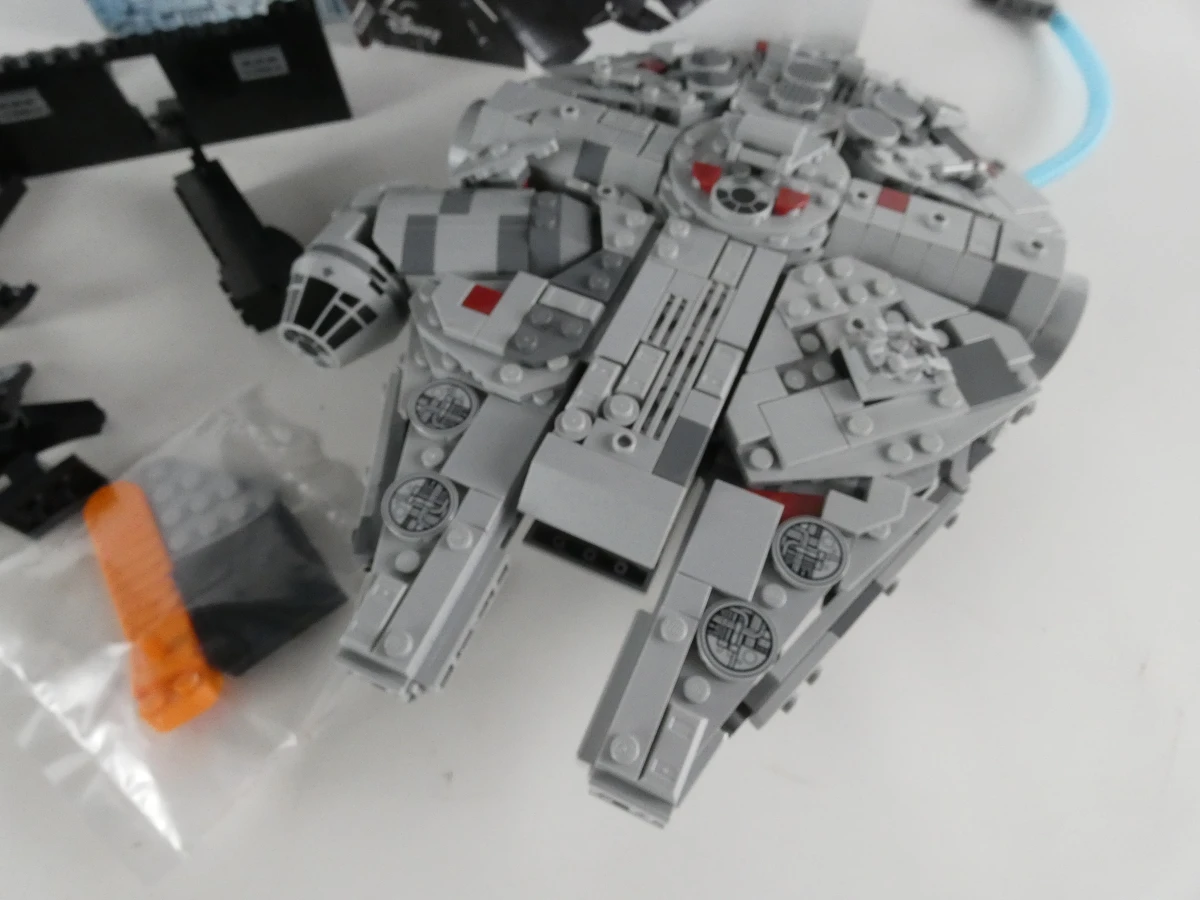 LEGO Star Wars Set – Millennium Falcon + 75093 + 75082 - foto 18