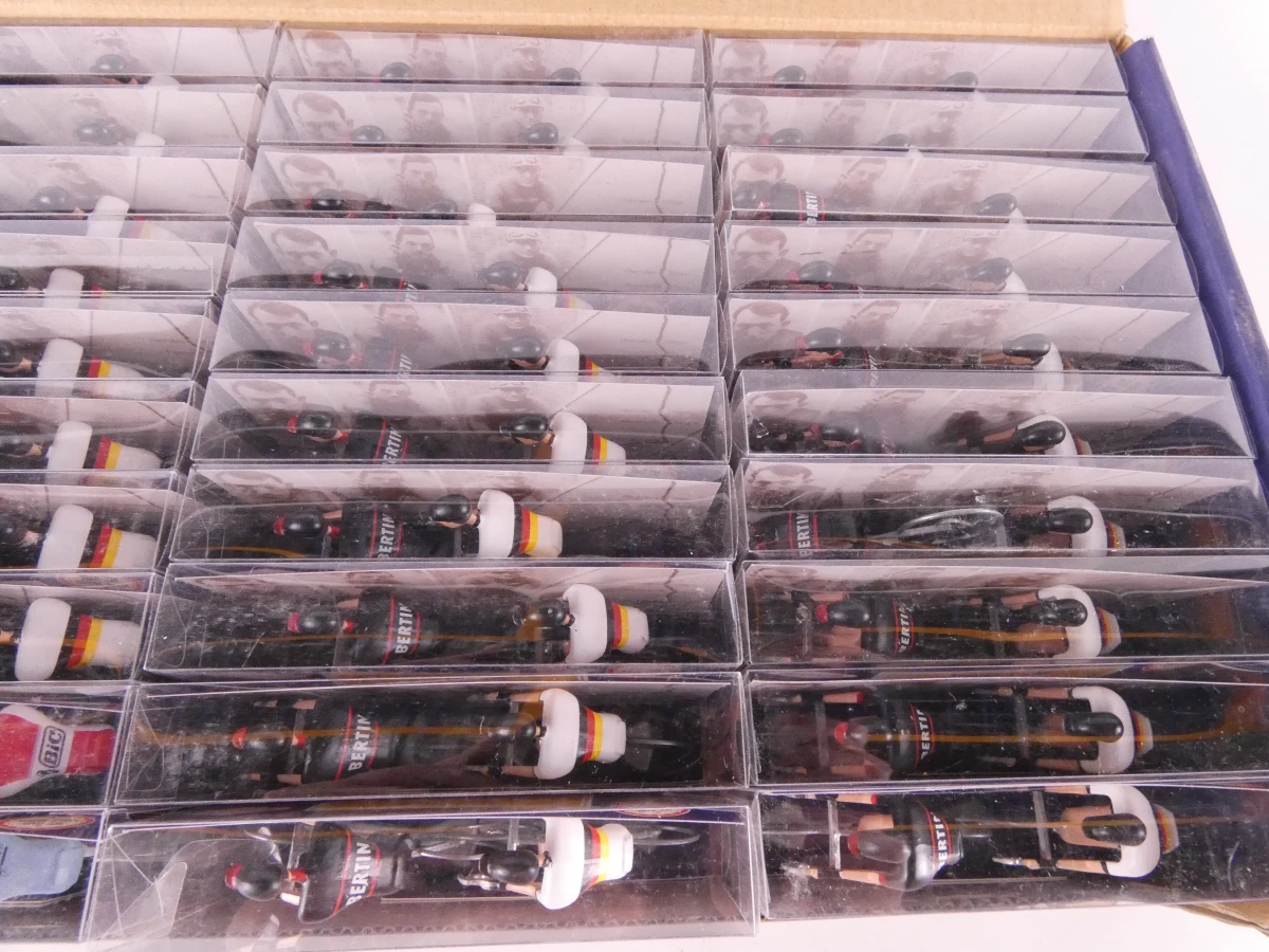 60 Flandriens handgeschilderde metalen wielrenners in doos(OVP) - foto 7